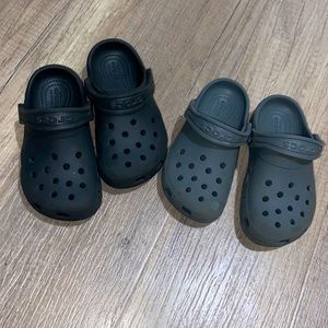 TODDLER CROCS 9c both